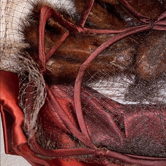 Mink/PillBox Type Hat with Netting Vintage - Picture 6 of 7